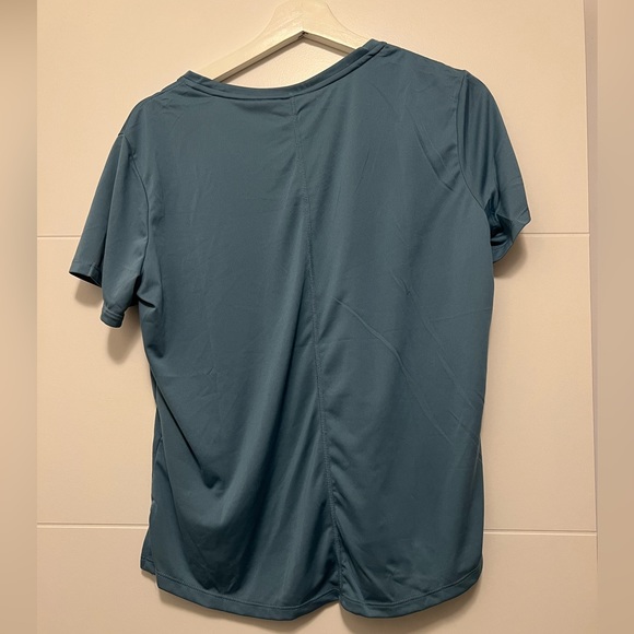 Nike Dri Fit - Picture 2 of 3